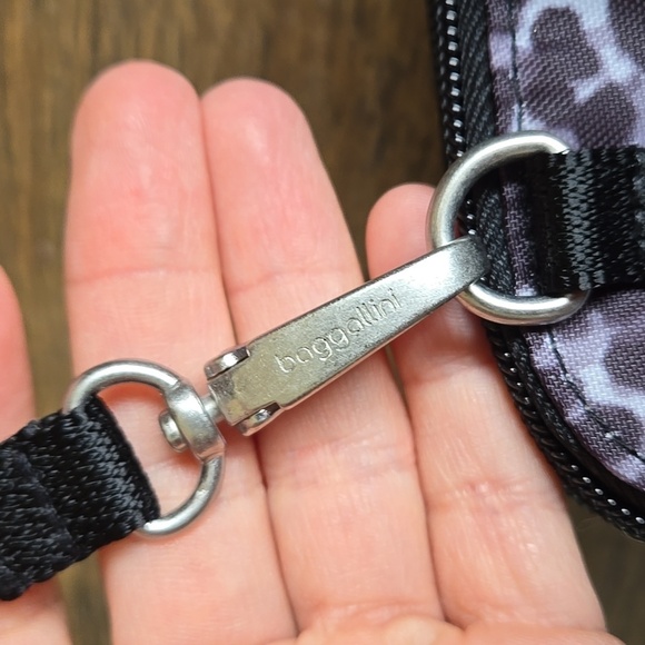 Baggallini Modern Everywhere Mini Bag - Picture 11 of 11